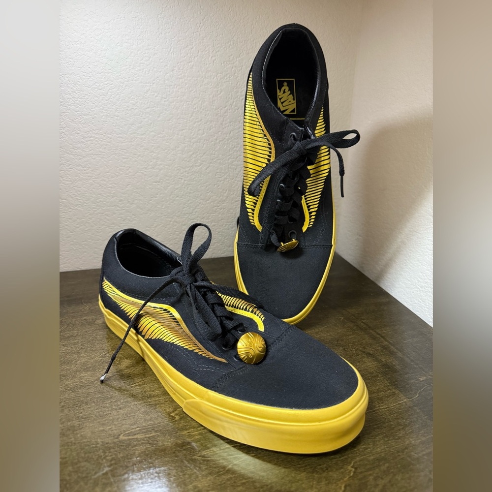 Men’s Harry Potter Golden Snitch Vans 11.5